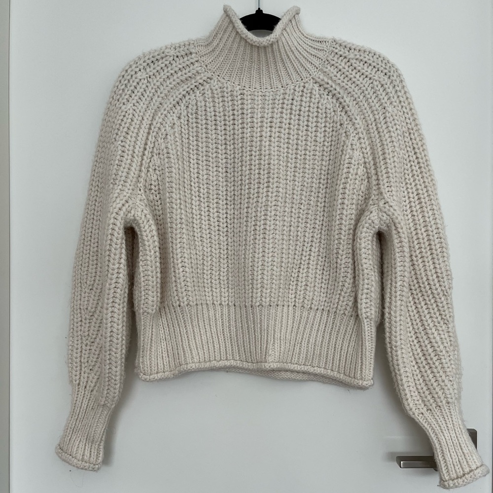 H&M chunky knit sweater. Size M